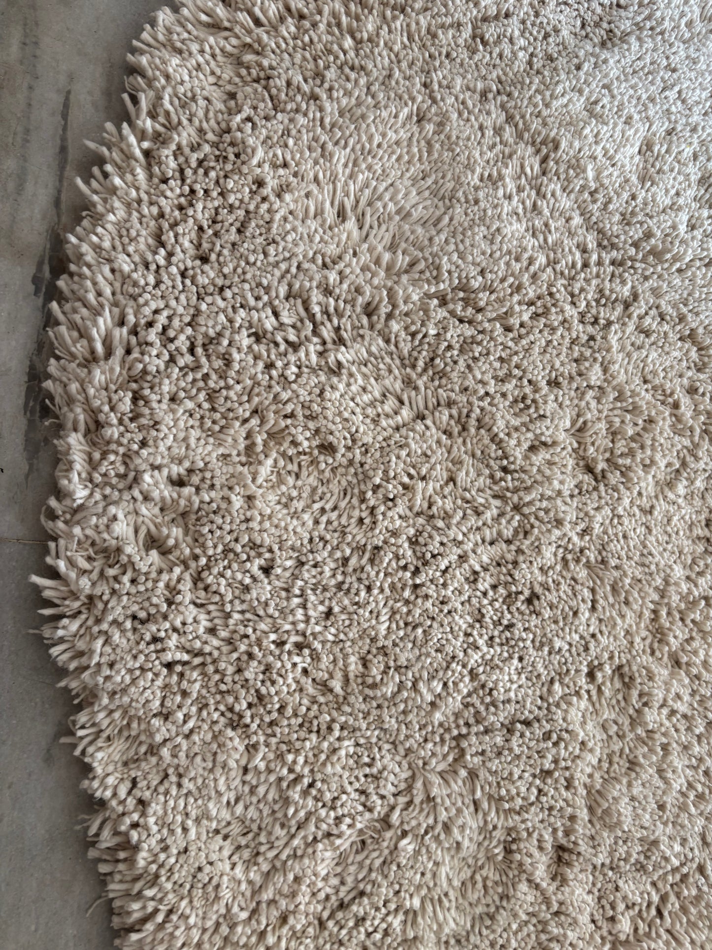 Handwoven White Wool Shaggy Rug — Chunky Knit, Custom Size