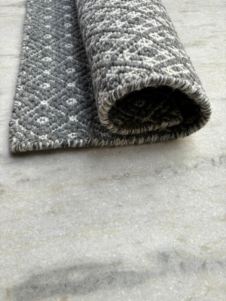 Gray & White Hand woven, Wool flat weave rug, Diamond shape - LavnLira