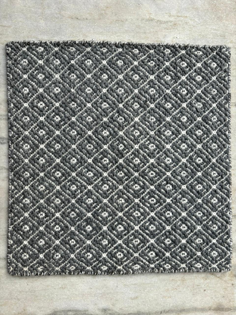 Gray & White Hand woven, Wool flat weave rug, Diamond shape - LavnLira