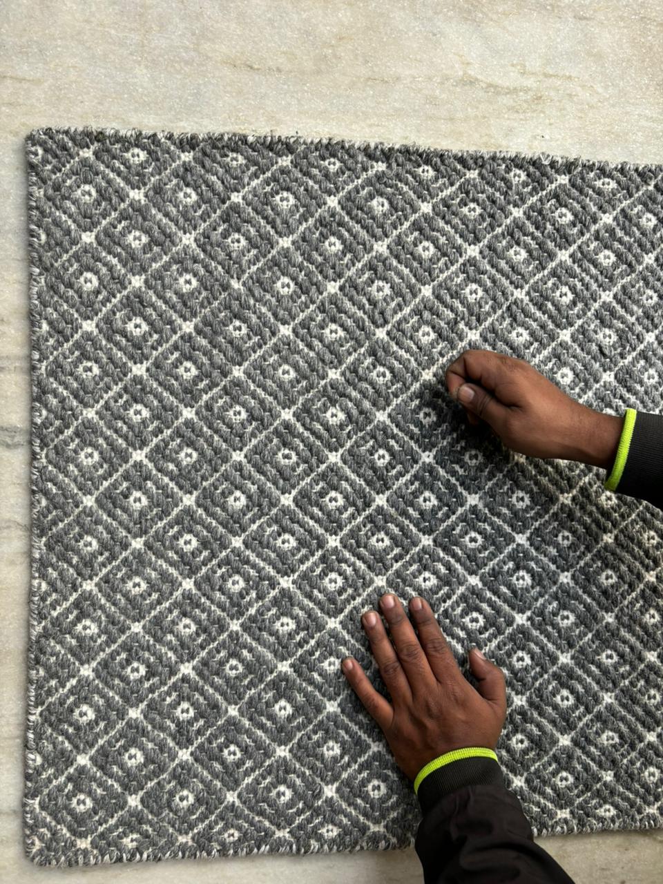 Gray & White Hand woven, Wool flat weave rug, Diamond shape - LavnLira