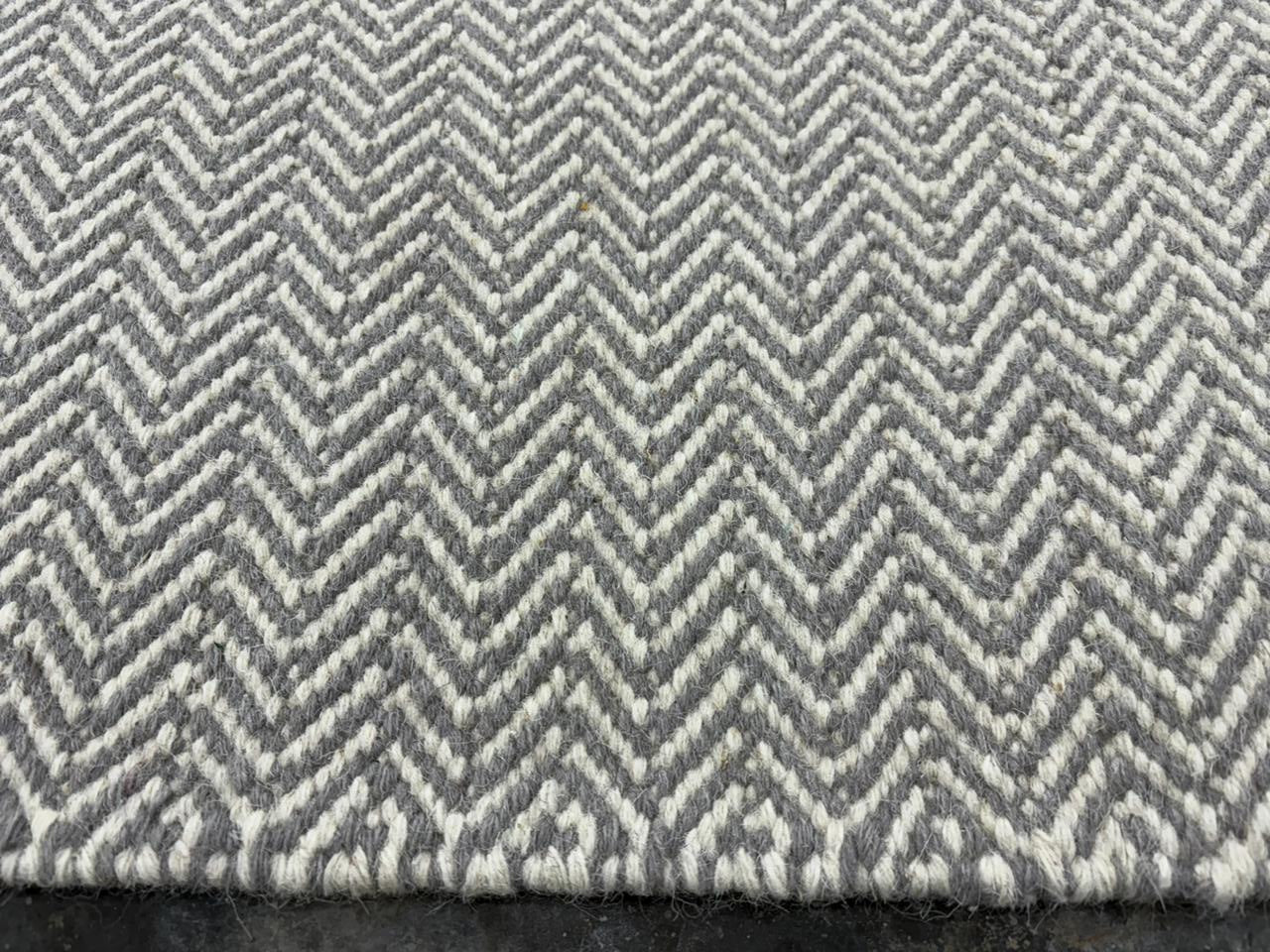 Grey Silver & White Hand woven, Wool flat weave rug, Single Line Chevron Style - LavnLira