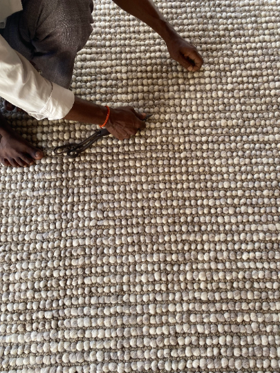 Hand Woven Loop Chunky Wool and Jute Hand Woven Area Rug.