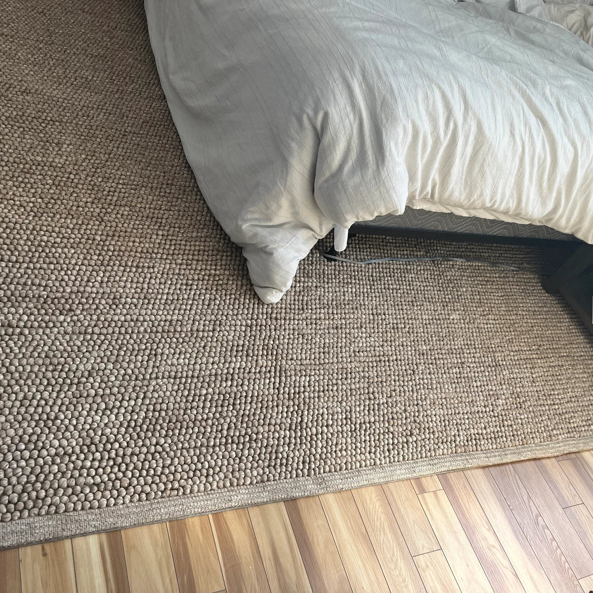 Beige Loop Chunky with border Bedroom Rug