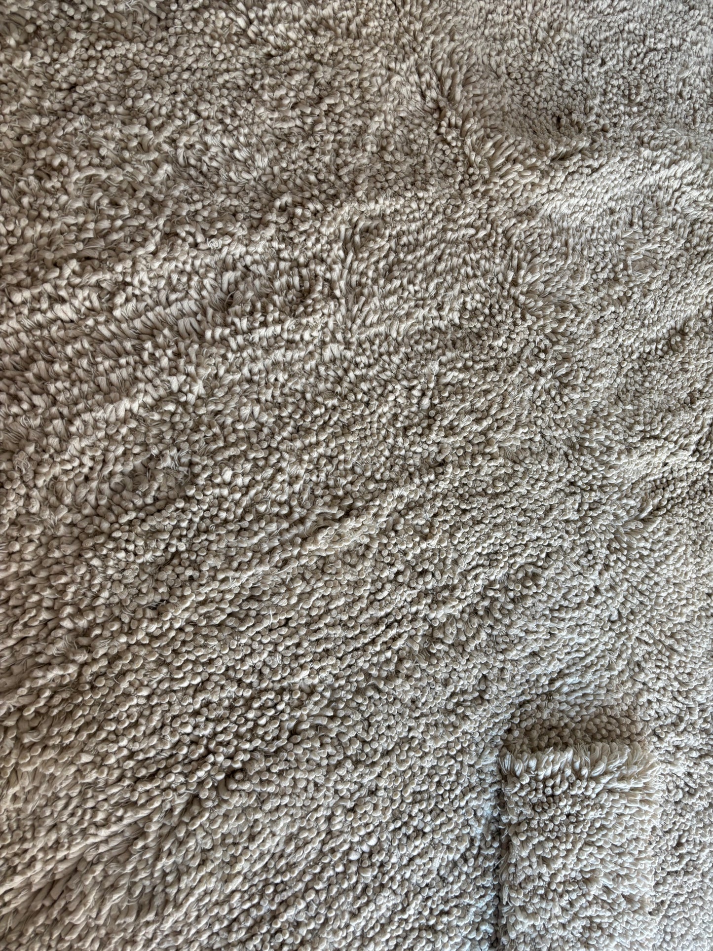 Handwoven White Wool Shaggy Rug — Chunky Knit, Custom Size