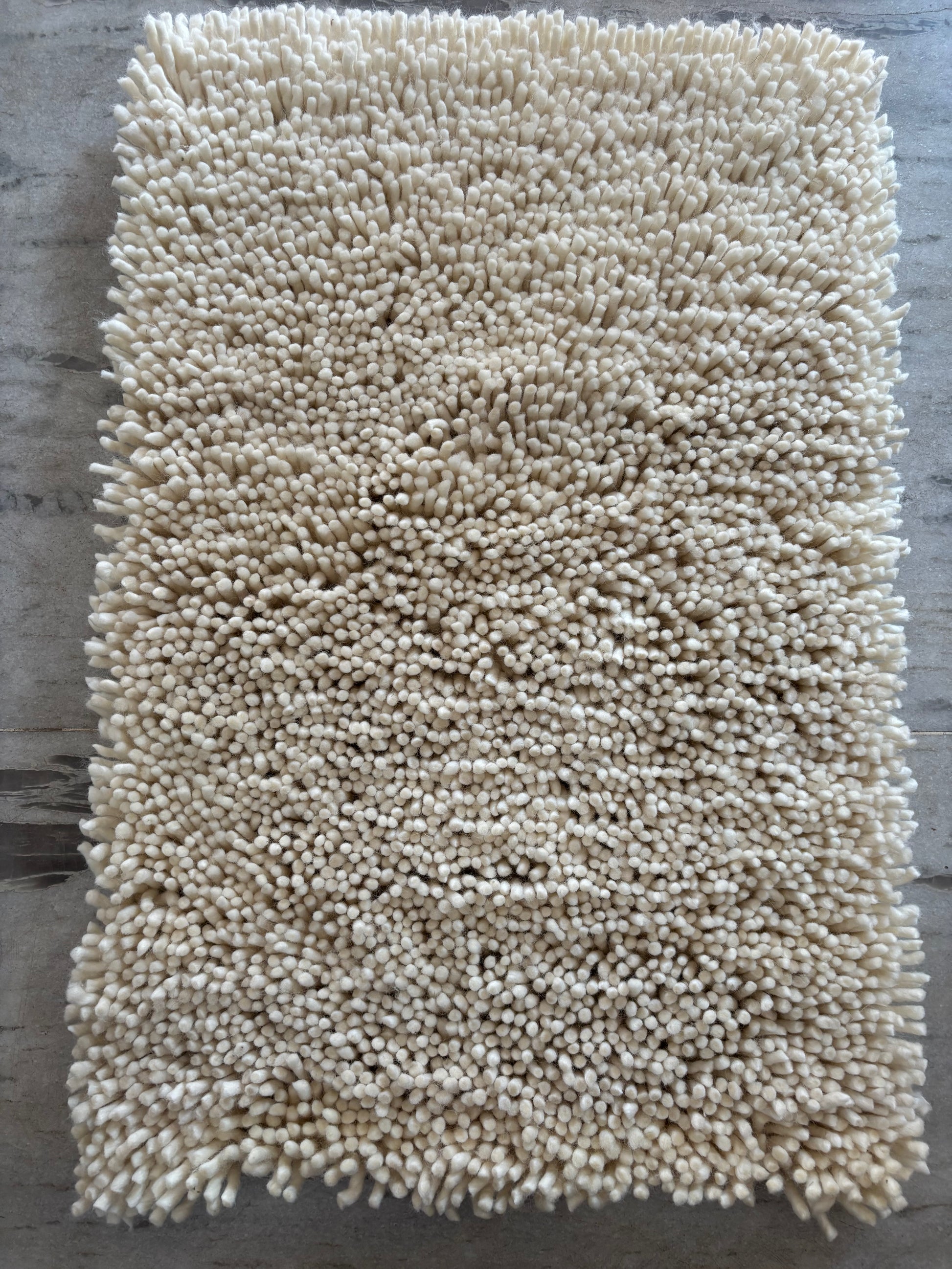Full scale White Rug Image