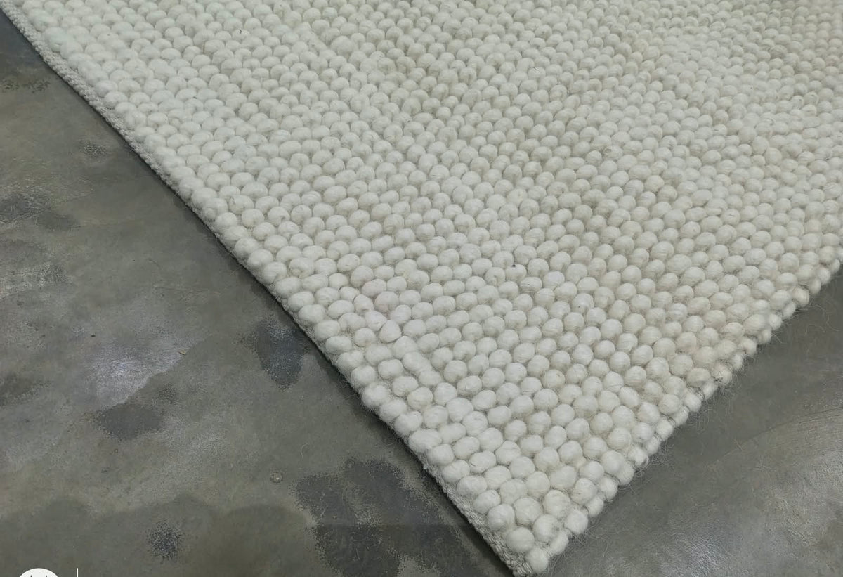 Without Border Ivory Chunky Loop Rug